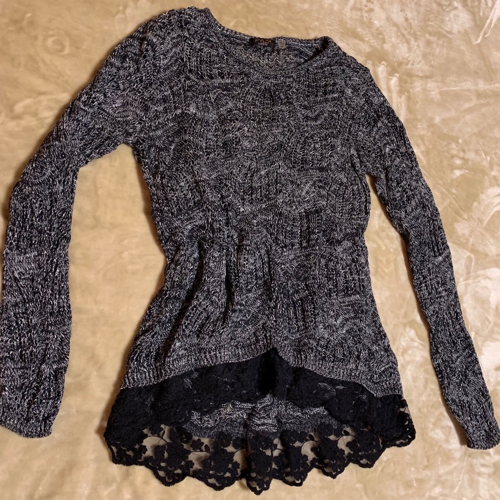 EUC “high low” sweater with built in camisole sz s